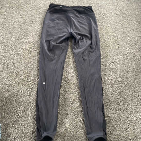 Size 6 lulu lemon leggings - Picture 3 of 3